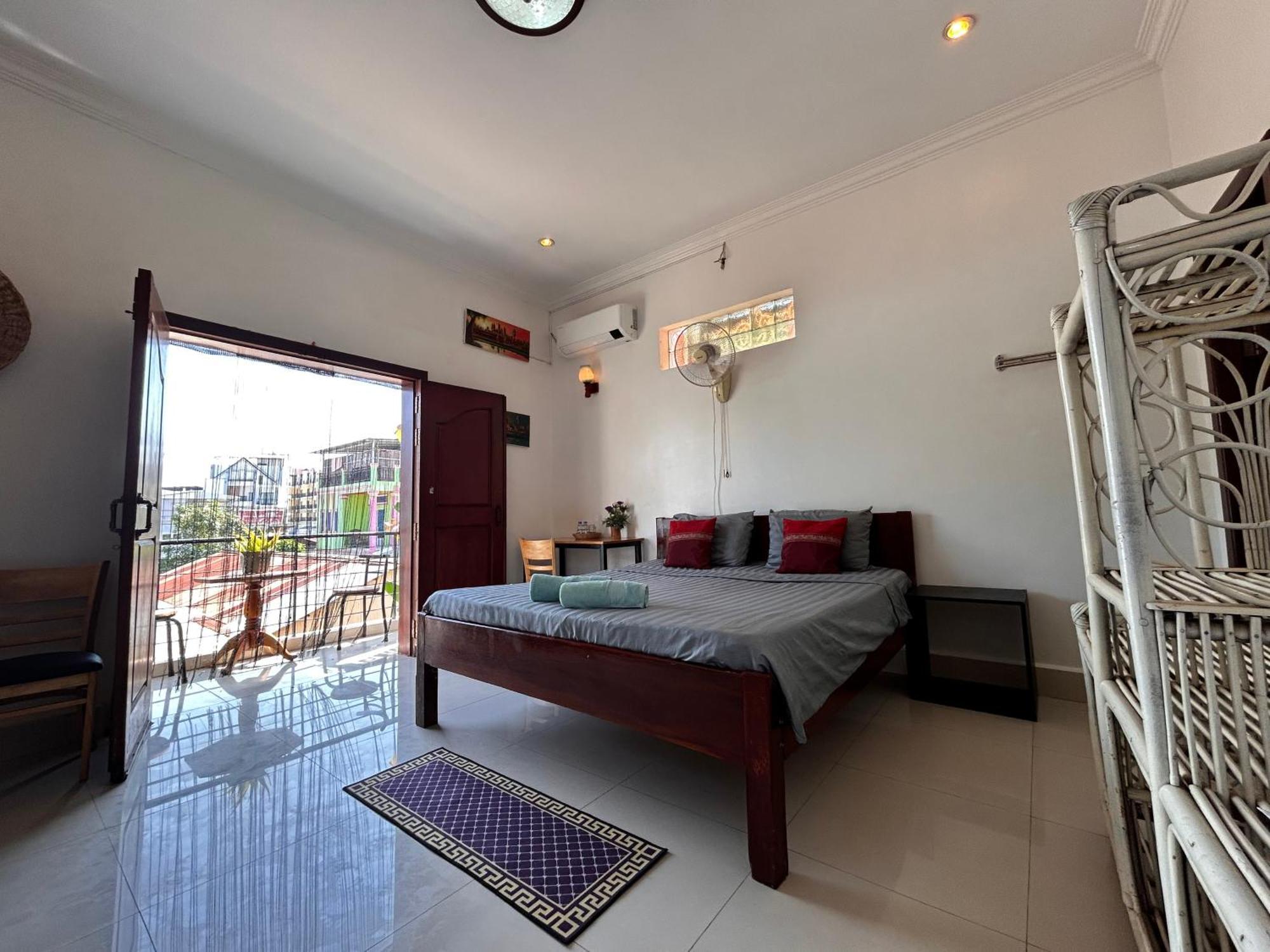 Bed & Bedzzz Hostel Σιέμ Ρέαπ Εξωτερικό φωτογραφία