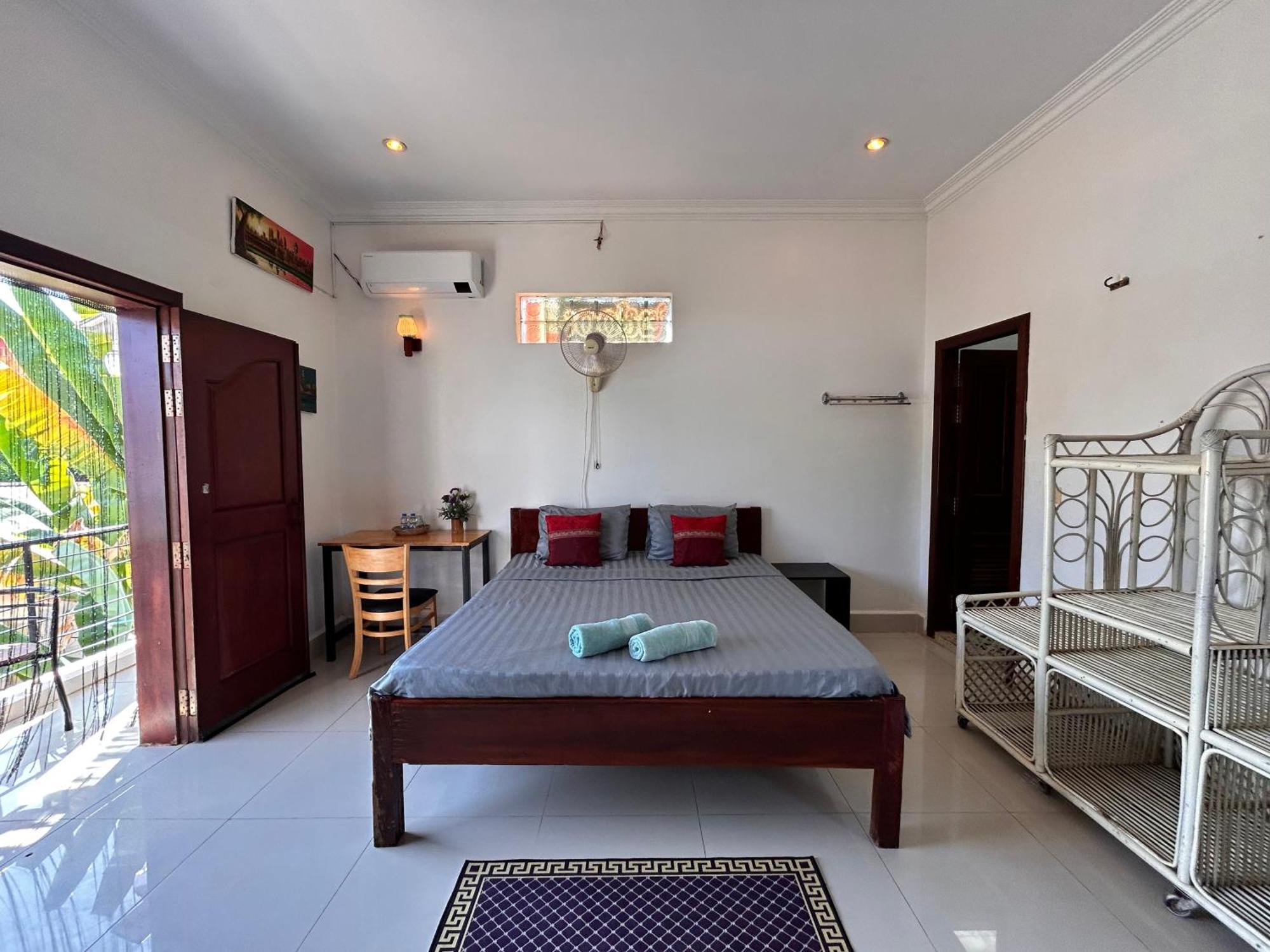 Bed & Bedzzz Hostel Σιέμ Ρέαπ Εξωτερικό φωτογραφία